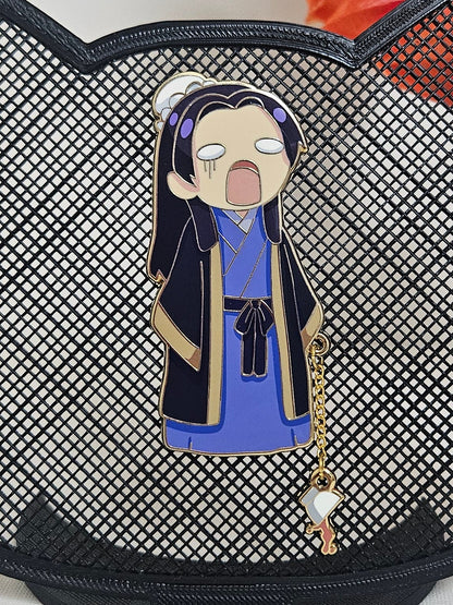 Jinshi chain cup enamel pin