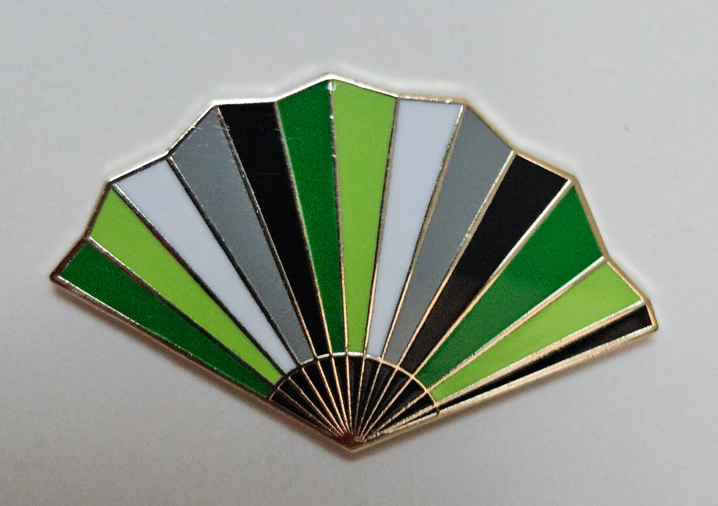 Aromantic Pride Fan Filler Pin